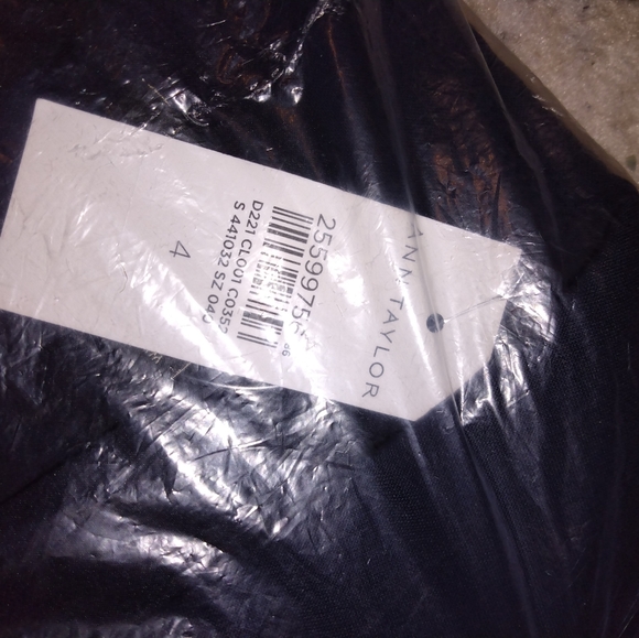 NWT Ann Taylor Black one-button blazer in double knit size 4 - Picture 4 of 5